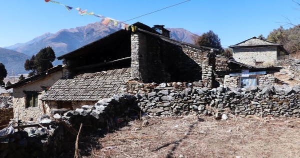 तिब्बतीयन शरणार्थीले ढोरपाटन छोड्दै गएपछि रित्तो बन्दै बस्ती