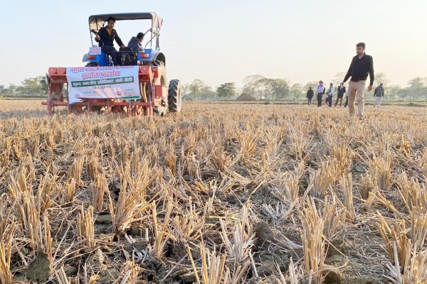 झापामा खनजोत विना नै प्रविधिबाट मकैखेती गरिदै