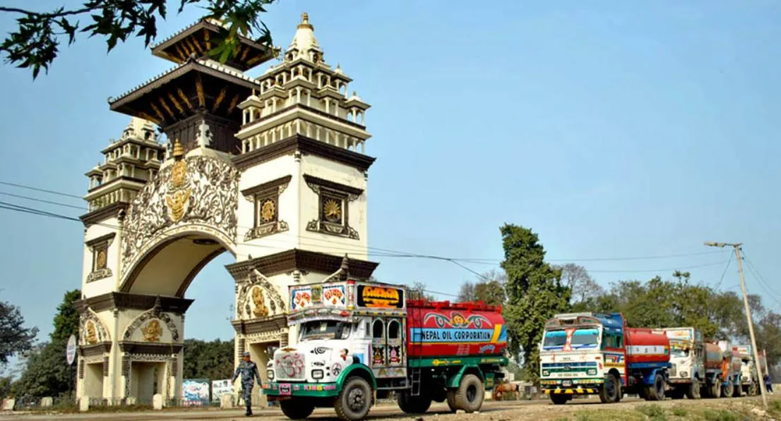 वीरगञ्ज नाकाबाट डिजेल आयात घट्यो, पेट्रोल बढ्यो