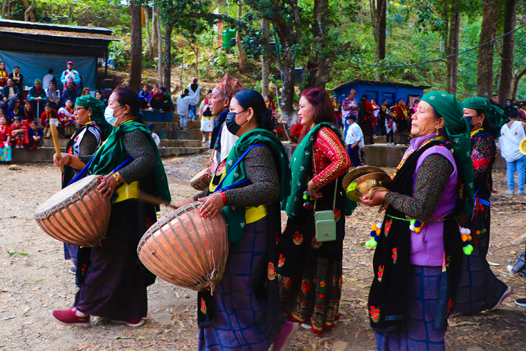 लोप हुन थालेपछि पन्चैबाजा संरक्षणमा जुटदै आमा समूह